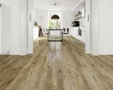 Un suelo de madera rústica que invita a cambiar el suelo de tu casa. Cocina y comedor modernos con luz natural.
